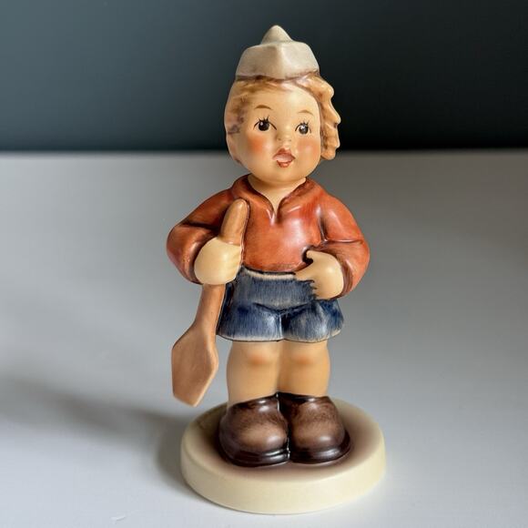 Goebel Hummel Figurine First‎ Mate #2148/B Excellent Condition Boy With Oat T45 - Picture 1 of 8